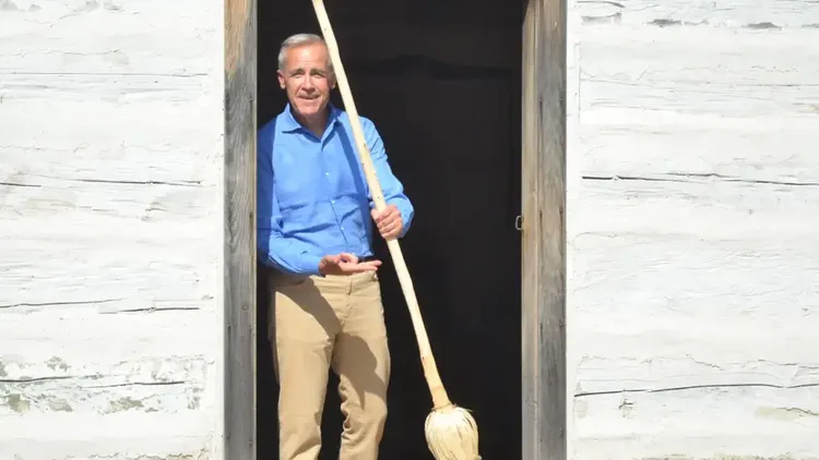 Carney in a door